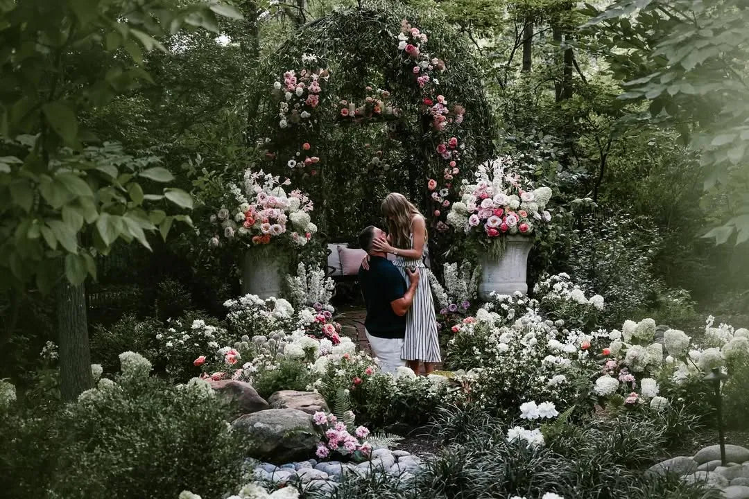 Taylor Swift’s Engagement Ring: How to Get the Look with a Vintage-Inspired Design