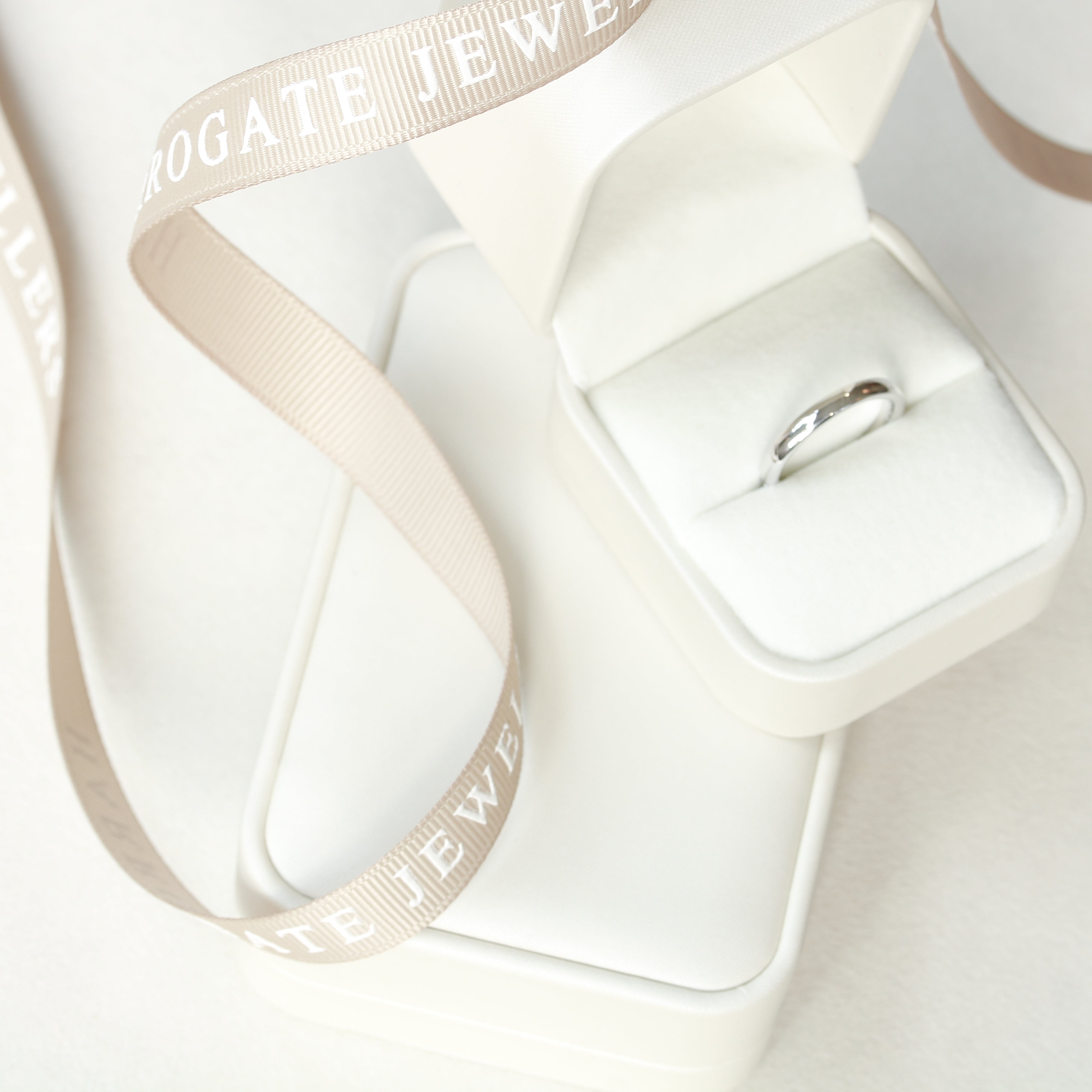 Why You Should Plan and Buy Your Wedding Rings Well in Advance